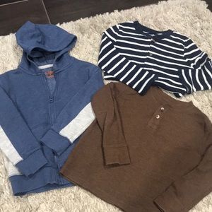 Bundle! Long sleeve 4t hoodie and two thermolike